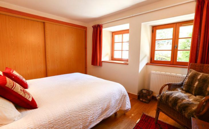 Apartment Alpins, Chamonix, Double Bedroom